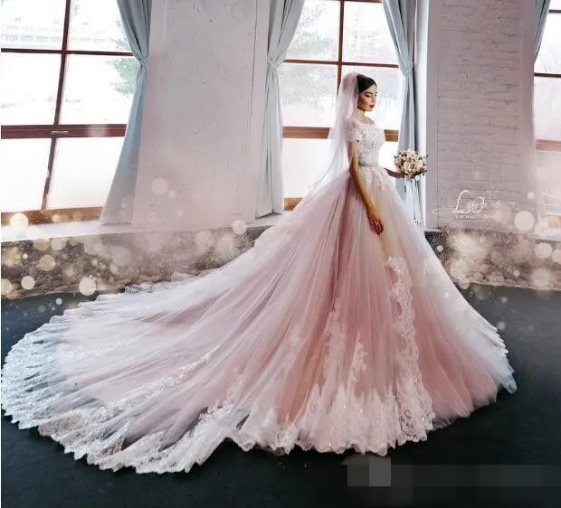 2019 فساتين الزفاف خمر أحمر الخدود الوردي الأميرة A-خط قبالة أكتاف الأكمام كاب الرباط يزين فاخر أثواب الزفاف زائد الحجم