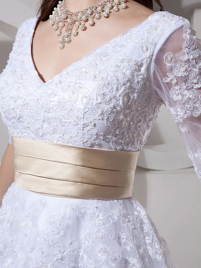 Vestidos de novia de longitud de té con medias mangas Escote en V 1/2 manga Apliques de encaje blanco Vestidos de novia Vestido de tul de una línea con faja de champán