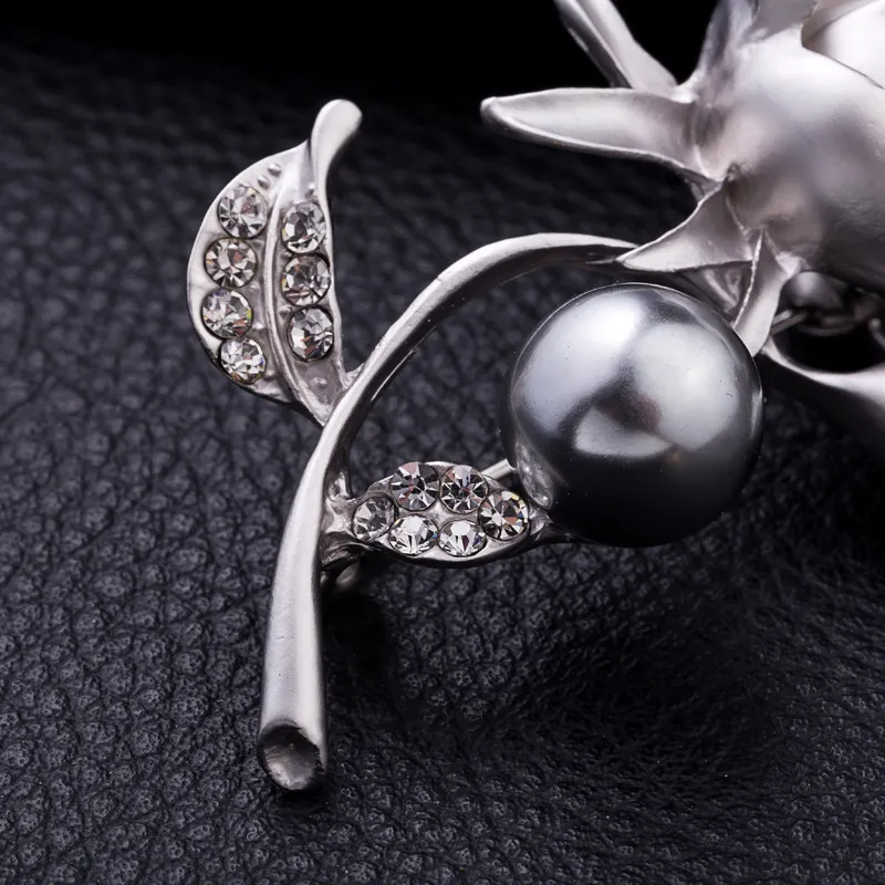 Korean women diy brooch roses pearl diamond brooches Fashion alloy brooches jewelry