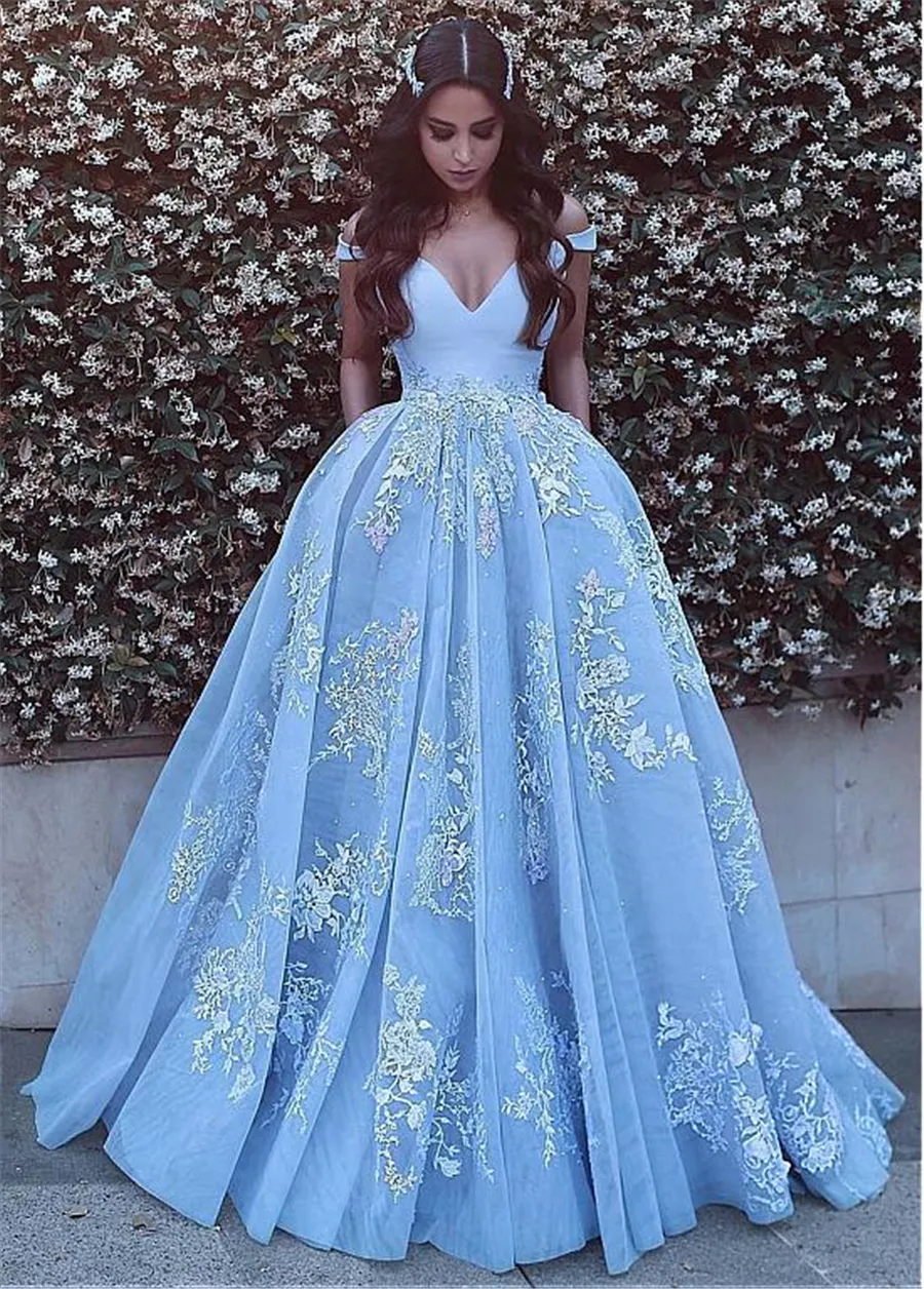 Off-the-Shoulder Neckline Ball Kappa Evensk Klänningar Med Beaded Lace Appliques Blue Prom Dress Vestido Formatura Party Dress