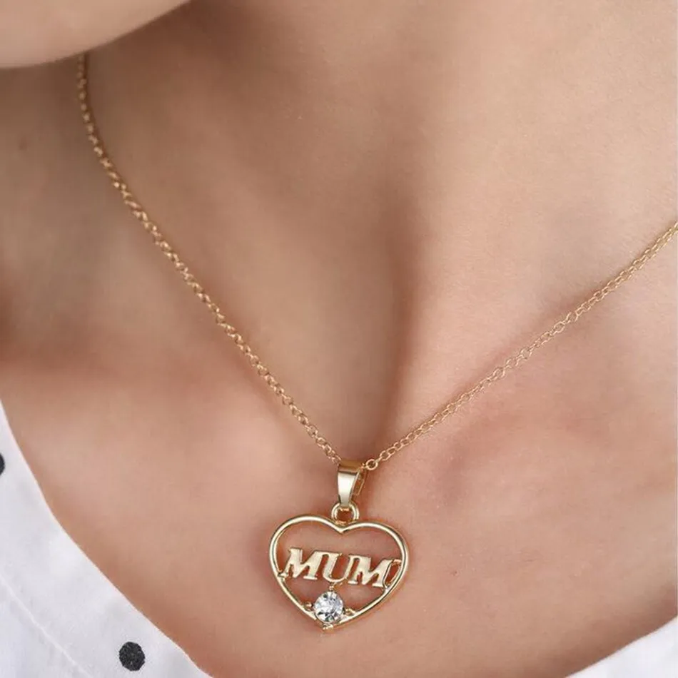 MIC 12pcs New Fashion "Mamma" Ciondolo cuore amore Intarsio cuore strass catena clavicola regalo collana festa della mamma