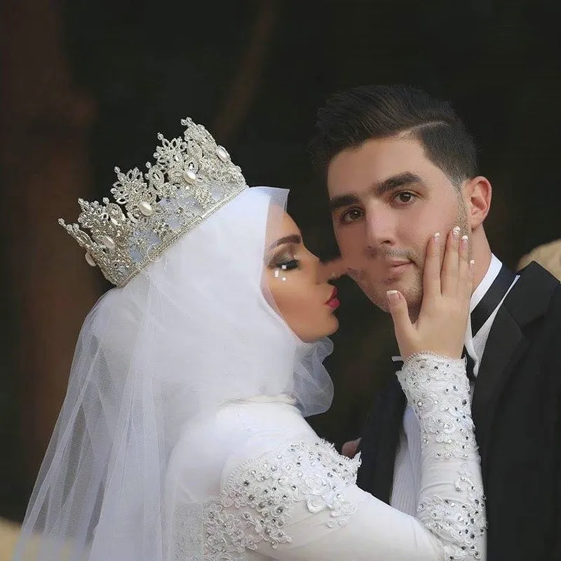 2.020 muçulmanos vestidos de noiva Modest alta Neck completa mangas Custom Made Puffy Tulle vestido de baile Lace Wedding Dress Árabe