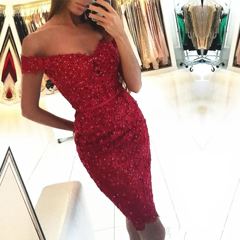 2017 Donkerrood Korte Homecoming Jurken Off Shoulder Beads Crystals Sheath Mini Cocktail Party Graduation Korte Prom Dresses Custom Made