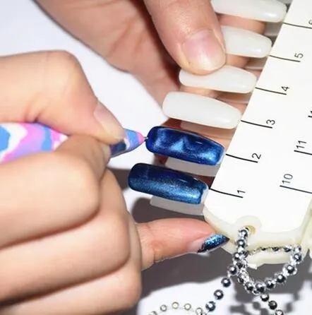 Nail Art Magnet Pen para DIY Magic 3D Magnetic Cats Eyes Painting Polish Tool XB1