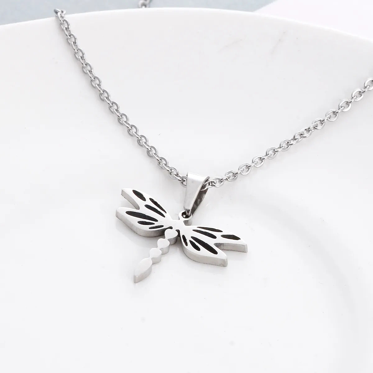 EVERFAST Cute Dragonfly Pendant Necklaces Stainless Steel O Chain Chokers Colar Insect Necklace Jewelry SN029