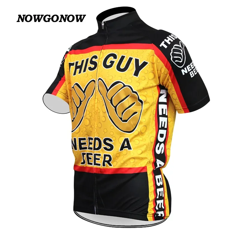 Uomo classico Nuova maglia da ciclismo Questo ragazzo ha bisogno di una birra Abbigliamento da bici da uomo Divertente maglia ropa ciclismo Cime da ciclismo Elegante NOWGONOW