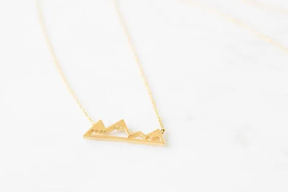 Everfast Wholesale Necklaces & Pendants Dainty Snowy Mountain Top Necklaces for Women Mountain Necklace Women Gift EFN037-F