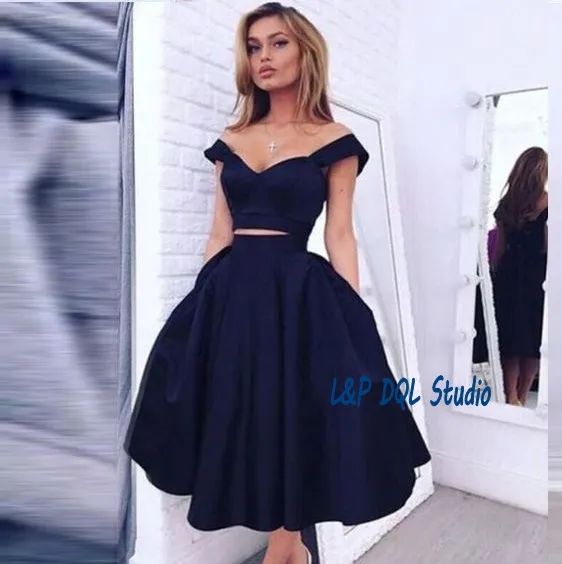 Sexy Dark Navy Prom Dresses 2 Pieces Feestjurken Satijn Korte Avondjurken V-hals Mouwloze Rits Terug Korte Prom-jurken Goedkoop