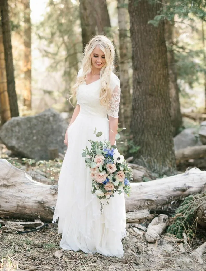 2019 Abiti da sposa bohémien economici del paese occidentale Pizzo Modesto scollo a V Mezze maniche Abiti da sposa lunghi Plus Size Garden Forest275b