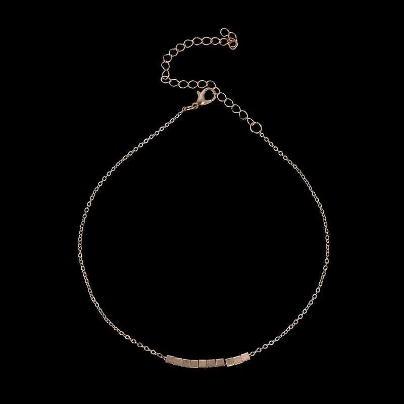 女の子ナイトクラブの贈り物のための銀または金色の色のチェーンのスクエアビーズの縁の鎖のネックレスのフェムムチョーカーネックレス