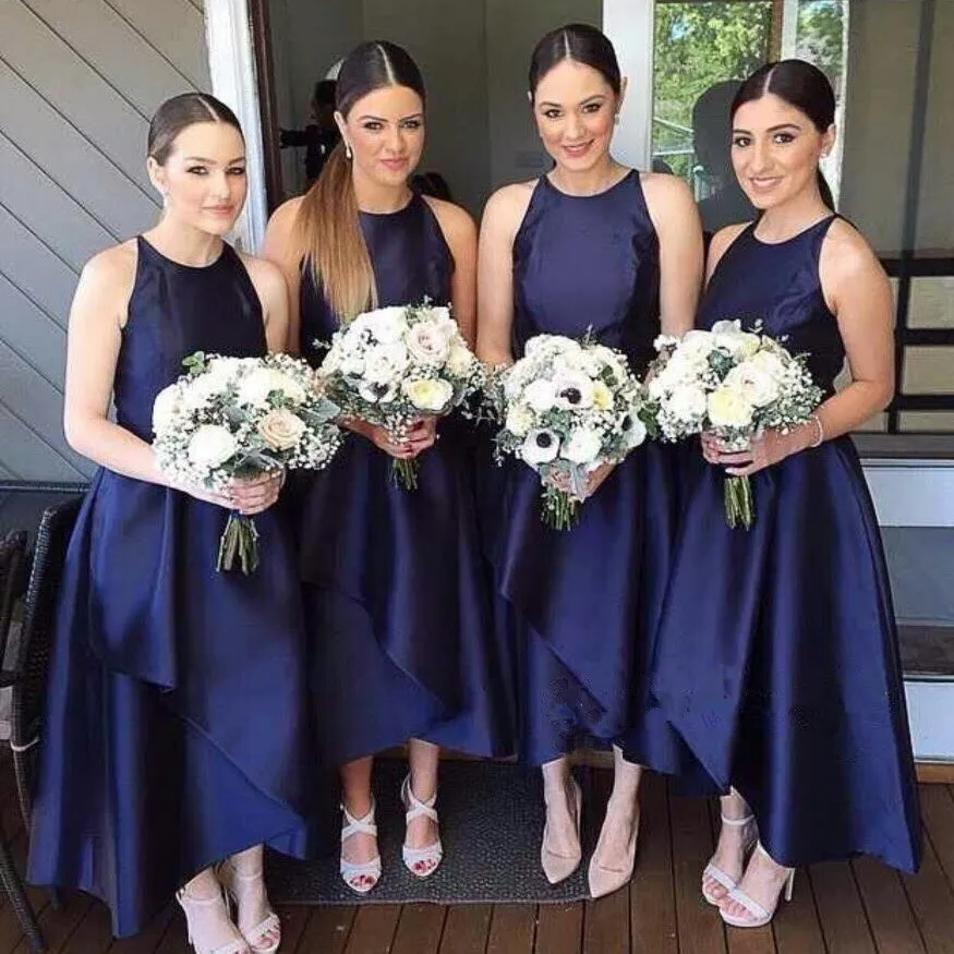 Snygg asymmetrisk A-Line Bridesmaid Dresses Fashion Navy Blå Satin Ärmlös Bröllop Gästklänning Ankel Längd Formell Party Prom Klänningar