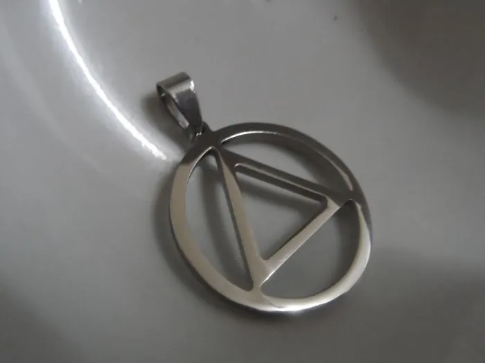 in bulk wholesale hot Stainless steel 30mm Round fashion triangle Pendant Charms Silver Good Polished no chain for men jewelry