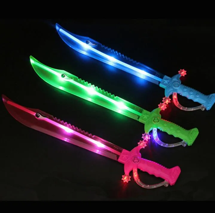 LIGHT UP NINJA SWORDS MOTION 활성화 된 사운드 깜박이는 해적 Buccaneer Sword Kids Led Flashing 장난감 글로우 스틱 파티 선물 선물 Li9232424