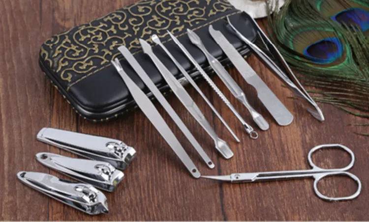 Acciaio inossidabile di alta qualità 12 pezzi Set pedicure / manicure Set tagliaunghie la cura delle unghie Kit la cura della cuticola con custodia in pelle