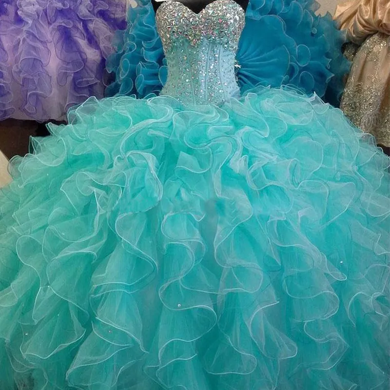 2017 Sexy Sweetheart Crystal Ball Gown Quinceanera Klänningar med Sequined Organza Sweet 16 Dresses Vestido Debutante Gowns BQ14