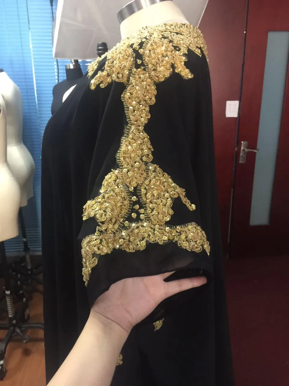 Arabic Muslim Evening Dresses A Line Gold and Black Sequins Beaded Plus Size Formal Party Wear Long Special Occasion Dress