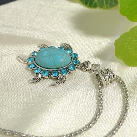 Natural Stone Rhinestone Turtle Tortoise Shaped Pendants Women Jewelry Vintage Diamond Necklaces Diamond Turquoise Sweater Chain Charm