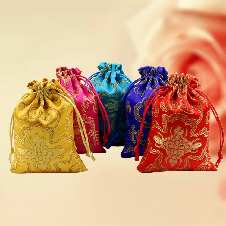 Pas cher riche fleur pochette petit cordon soie Satin sacs bijoux bibelot cadeau pochettes chinois emballage pièce pochette en gros 