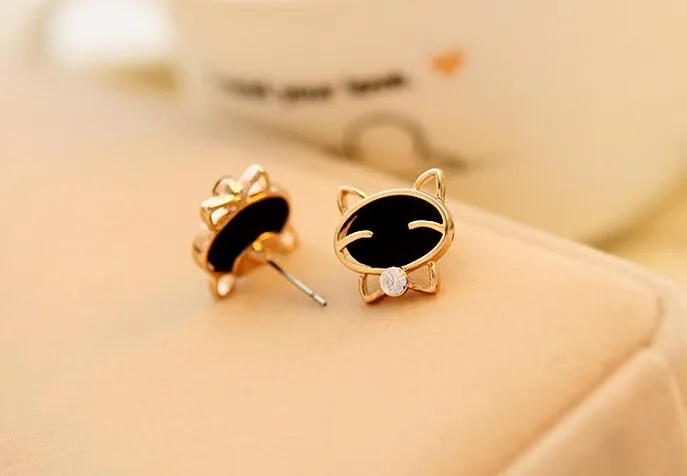 La nouvelle mode mignon noir visage souriant chat diamant haute qualité aiguille fine animal zodiaque Boucles d'oreilles 02