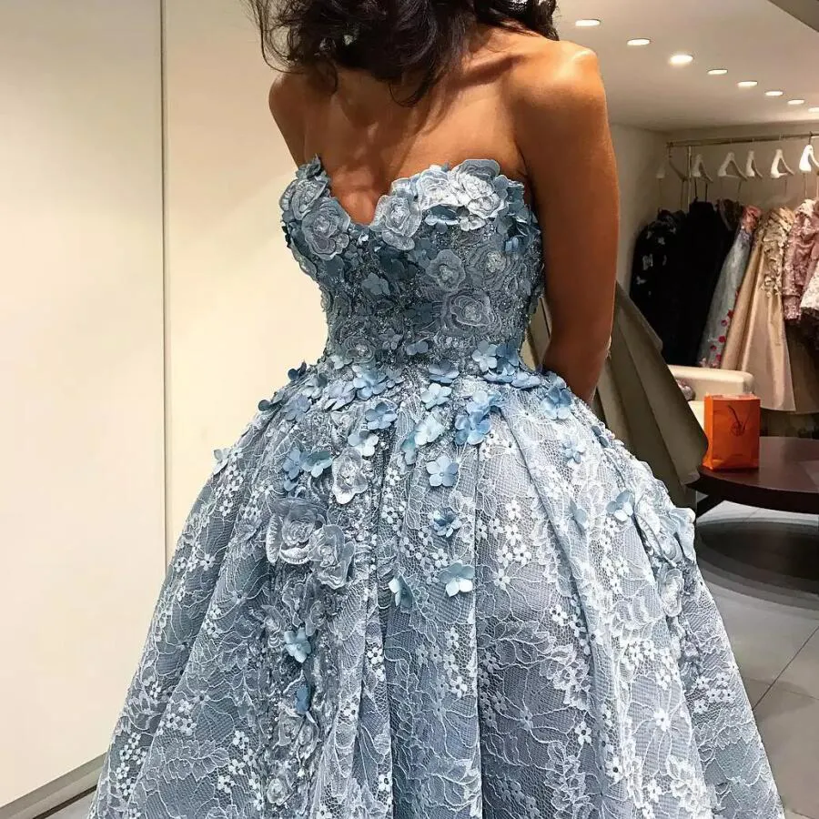 Floral Applique Lace Ball Gown Prom Dresses Sweetheart Ruffles Zipper Open Backless Party Dresses New Arrival Stylish Hi-Lo Evening Gowns