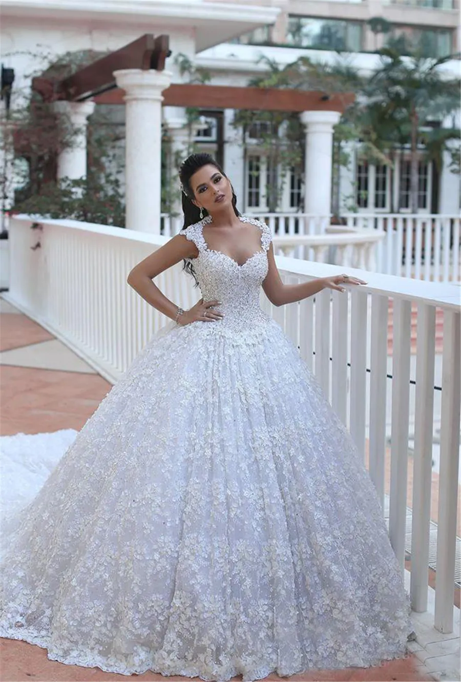 Said Mahamaid Sweetheart Cap Sleeves Arabic Beaded Lace Appliques Novia Bridal Gowns Luxury Ball Gown Illusion Back Wedding Dresses