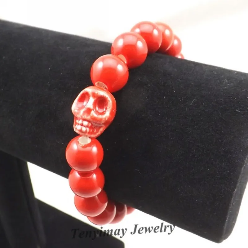 Chinesische Art-rote Schädel-Charme-Armbänder 10mm keramische wulstige elastische Armbänder für Halloween-Partei Großverkauf