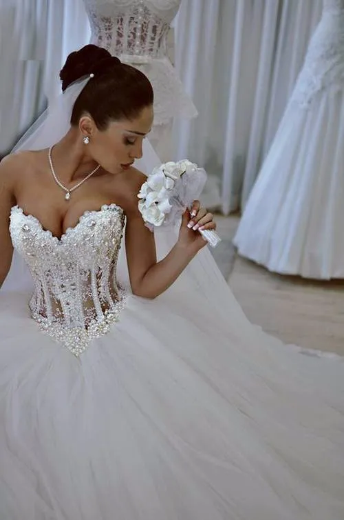 2016 Custom Luksusowe Kryształowe Suknie Ślubne Sexy Bling Beaded Perły Haft Sweetheart Neck White A Line Backless Corset Suknie ślubne