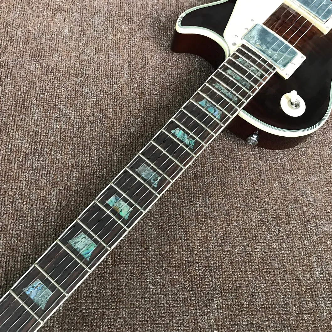 nouvelle arrivée vente chaude custom shop guitare électrique de couleur marron avec chromehardware, incrustations colorées, guitarra de haute qualité