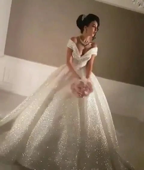 Abito da sposa vintage arabo lungo abito da sposa con spalle scoperte e scollo a V, abito da sposa taglie forti su misura