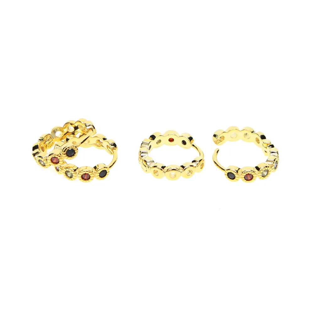 semplice orecchino a cerchio Huggie da donna placcato in oro giallo 18 carati da 10 mm, mini piccolo cerchio multi colore con zirconi cubici