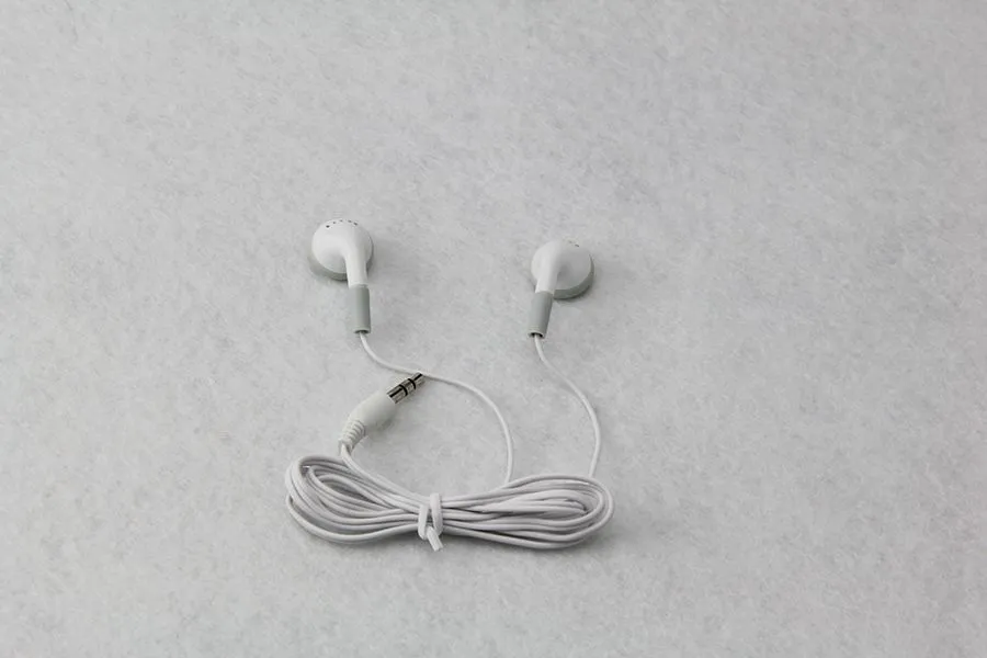 Cuffia auricolare in-ear di moda 3.5mm telefono cellulare Samsung Mp3 Mp4 Mini HD cuffia 500 pz / lotto