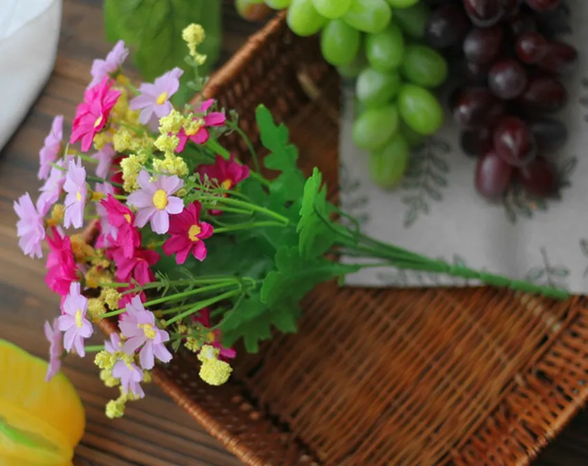 Wholesale Lanjuシミュレーション花嫁の花嫁の花嫁の花嫁の家の装飾のためのデイジーシルクの花を飾るための花の花束