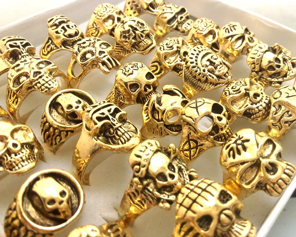 Whole lot 50pcs Gold Mix Men Gift Mens Punk Style Jewelry Skull Ring Skeleton Pattern Man Gothic Biker Rings Party Gift Wholes311R