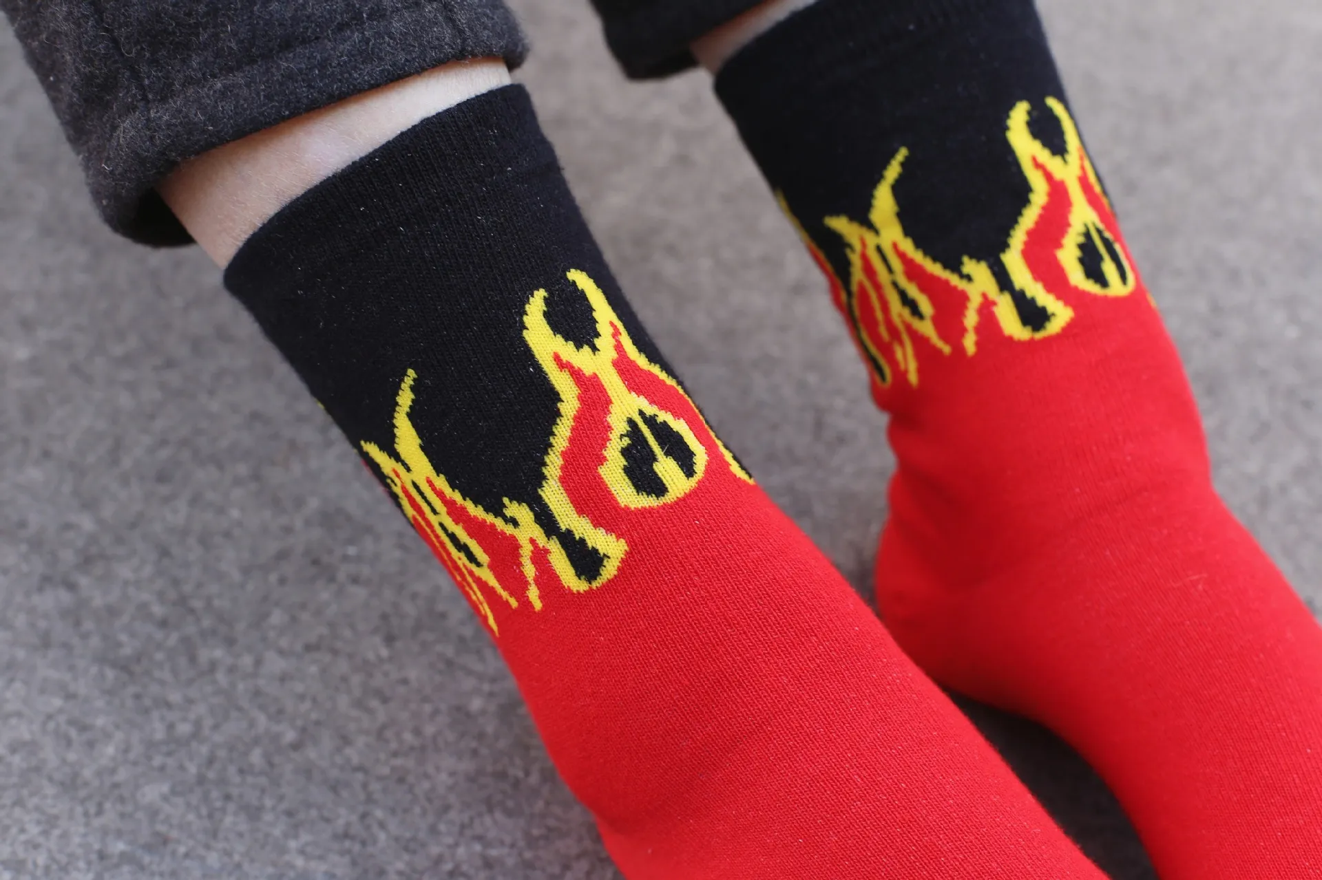 NEW Crew Socks English Magazine Skateboard Skate Punk Metal Flame Fashion Skateboarder Cool Destroy Mens Fire240d