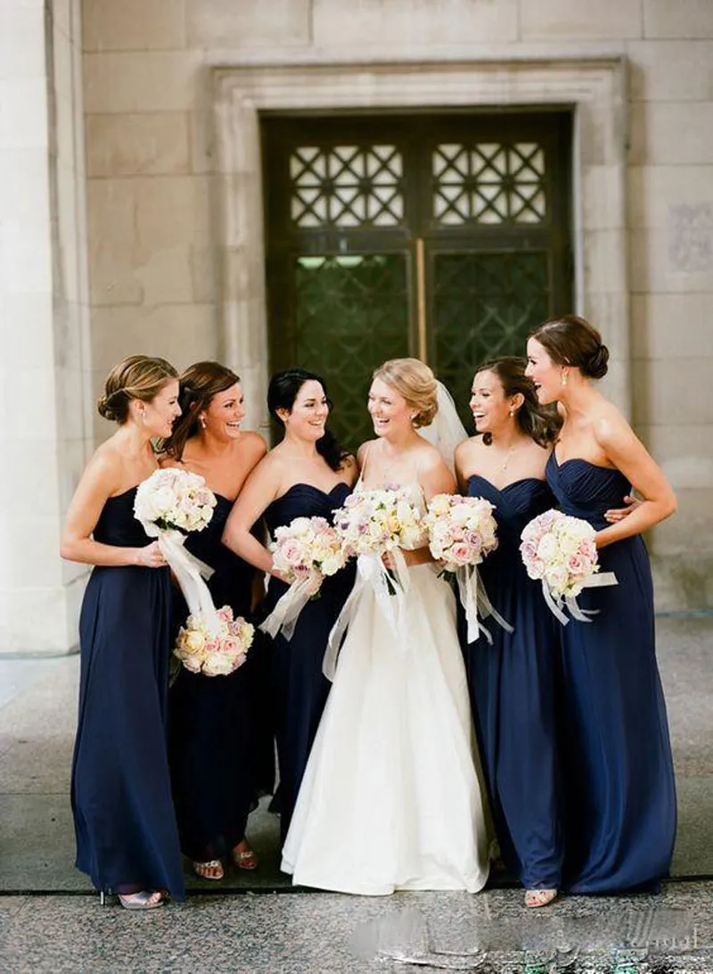 Billiga Navy Blue Bridesmaid Dresses 2018 Golvlängd Sweetheart Bröllop Gästklänning Formell Maid of Honor Gowns