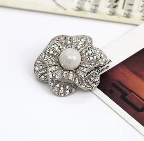 1.8 Inch Rhinestone Crystal Diamante Floral Broche Bruiloft Corsages 3 Kleur Beschikbare Vintage Stijl