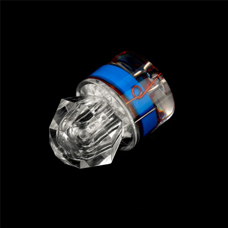 100 sztuk 4 Kolor LED Głębokie Drop Podwodny Diament Fishing Flashing Light Night Fishing Bait Zabawna Lampa Kałamarnica Strobe