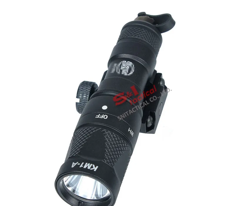 Tático SF M300V-IR Scout Light Gun Light LED Branco e Saída IR Preto