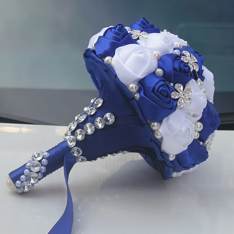 Vit och kungblå bröllop brudbuketter bröllop levererar konstgjorda blomma pärlor strass söta 15 quinceanera buketter w7812723