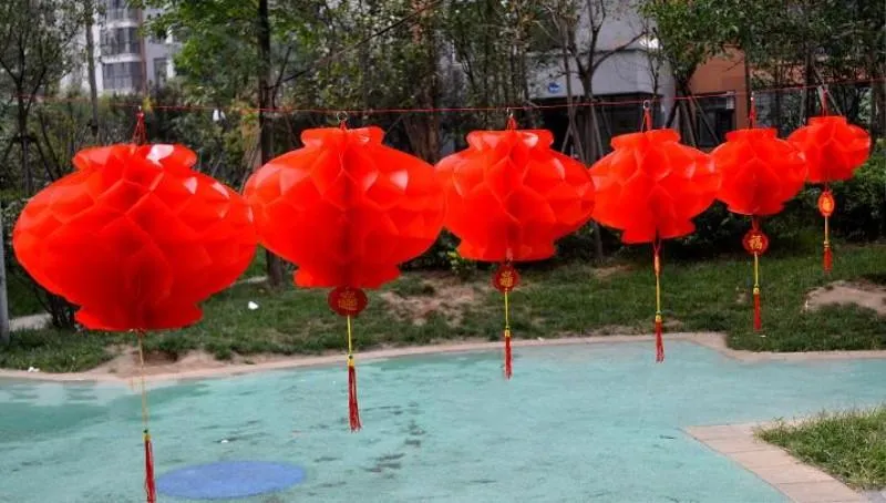 15 ~ 40cm röd glänsande fredfestival plastpapper lykta för bröllopsfest nya husdekorationer
