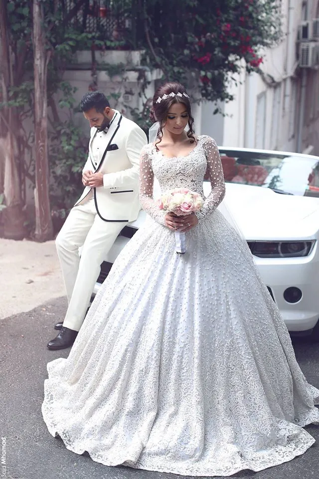 Bollklänningar Arabiska Bröllopsklänningar Applique Beaded Långärmade Bröllopsklänningar Arabiska Bröllopklänningar Vit Bröllopsklänningar