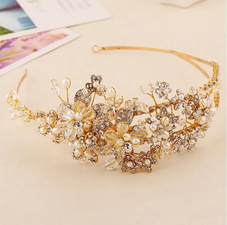 Perlen Hochzeit Krone Tiaras mit Pflanzenmuster Günstige Braut Kopfschmuck Blumen Krone Stirnband Vintage Gold Barock Kronen für Party6899953