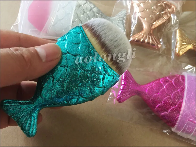 Nouveau pinceau de maquillage sirène poudre contour écailles de poisson Mermaidsalon fond de teint pinceau blush visage beauté cosmétiques pinceaux livraison gratuite DHL