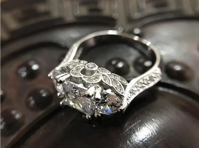 Bütün Kadın Moda Takı 925 STERLING Gümüş Üç Taş Prenses Kes Beyaz Topaz CZ Elmas Taşlar Nişan Band Ring310s