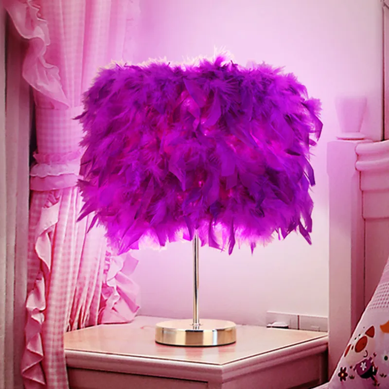 Feather table lamp bedroom bedside lamp simple modern romantic creative European Princess marriage room warm warm warm bedside lamp