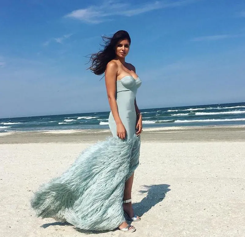 Mint Green Sweetheart Feather Prom Klänningar 2017 Nyaste Sida Split Backless Aftonklänningar Golvlängd Formell Wear Pagant Party Dress