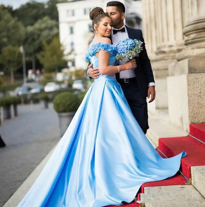 Amazing Sky Blue Prom Dresses Sexy Off The Shoulder Lace Up Back Evening Gowns Sweep Train Celebrity Dress Formal Wear Custom Made