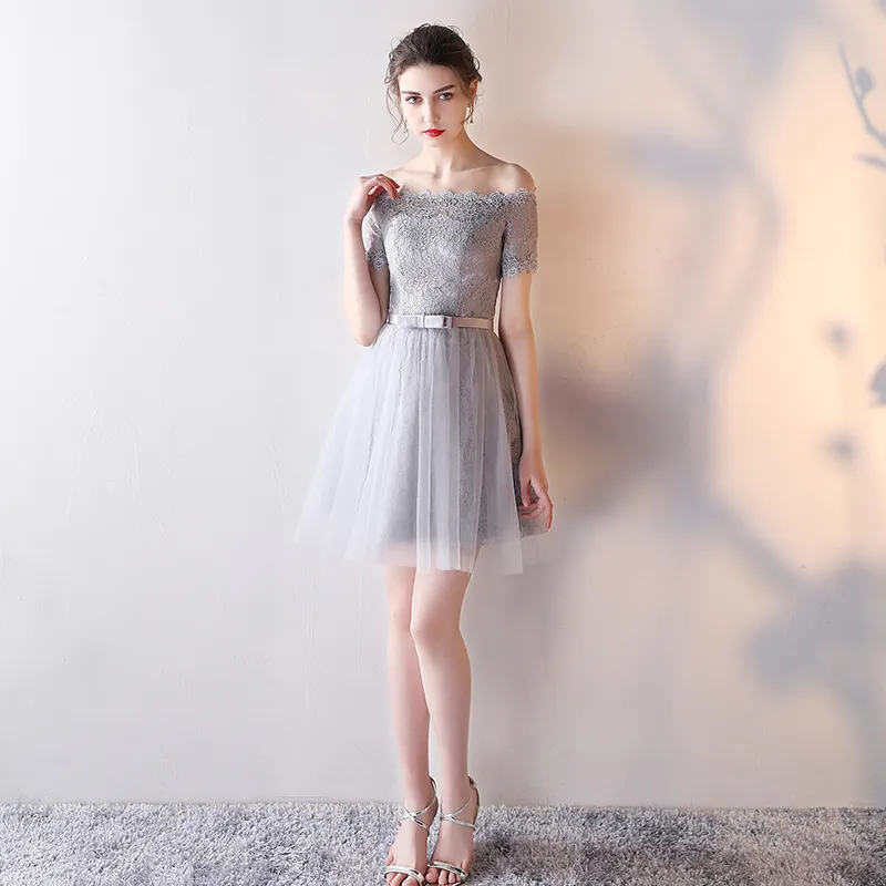 Lekki Szary Druhna Suknie Kolano Długość Soft Tulle Koronki Koronki Druhna Dress Summer Styl Wedding Party Dress Tanie W magazynie Szybki statek