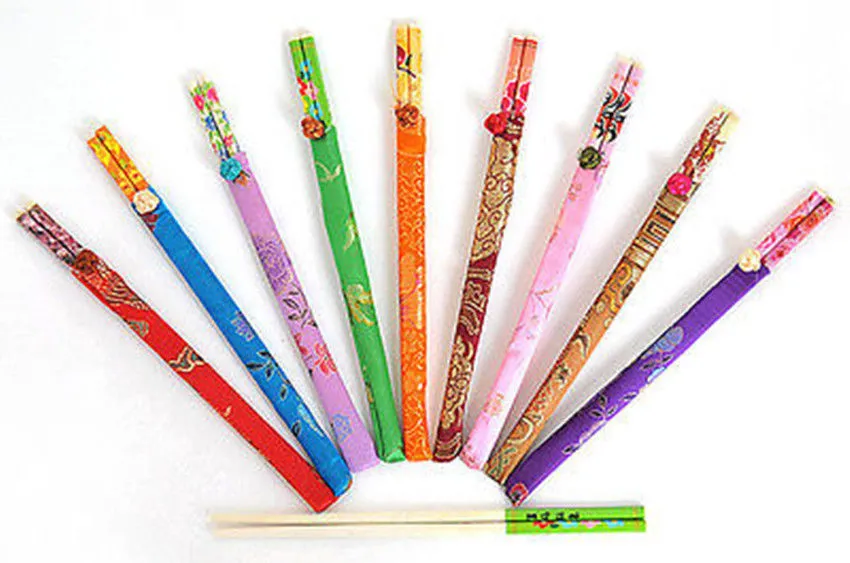 Whole Chinese Handmade Vintage Wood Chopsticks With Silk Covers272E