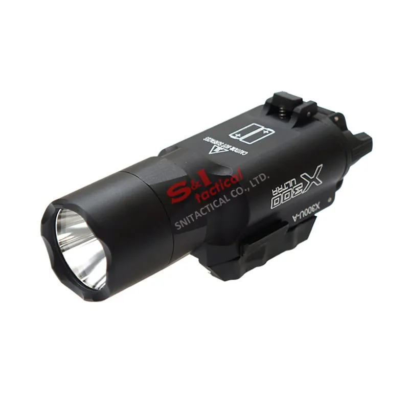 الضوء التكتيكي SF X300 Ultra LED Gun Light X300U يناسب المسدسات مع Picatinny أو القضبان العالمية لنطاق البندقية الأسود